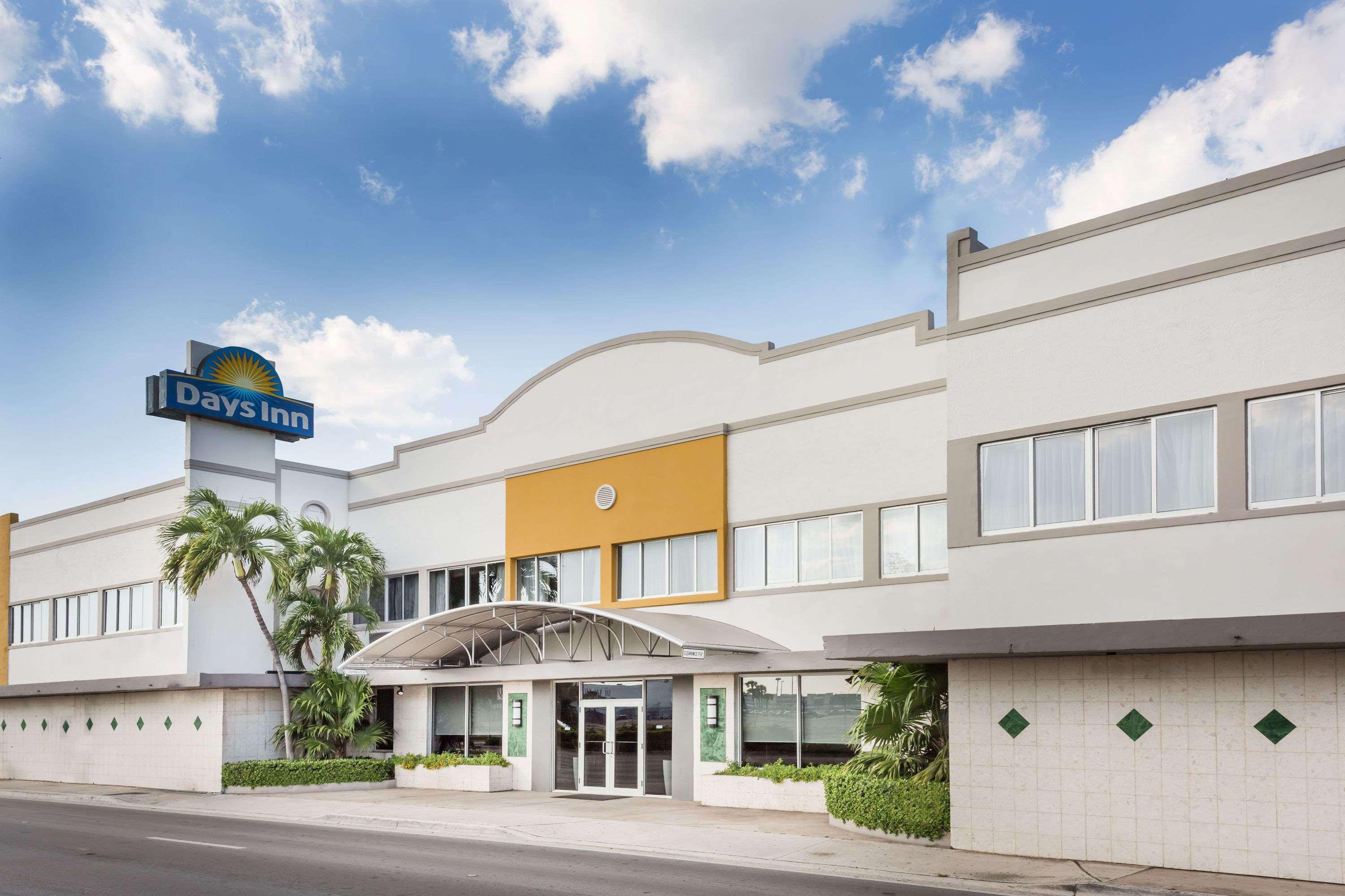 Days Inn By Wyndham Miami Airport North Miami Springs Bagian luar foto