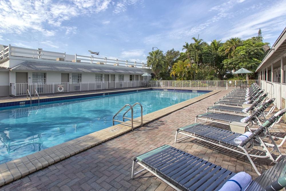 Days Inn By Wyndham Miami Airport North Miami Springs Bagian luar foto
