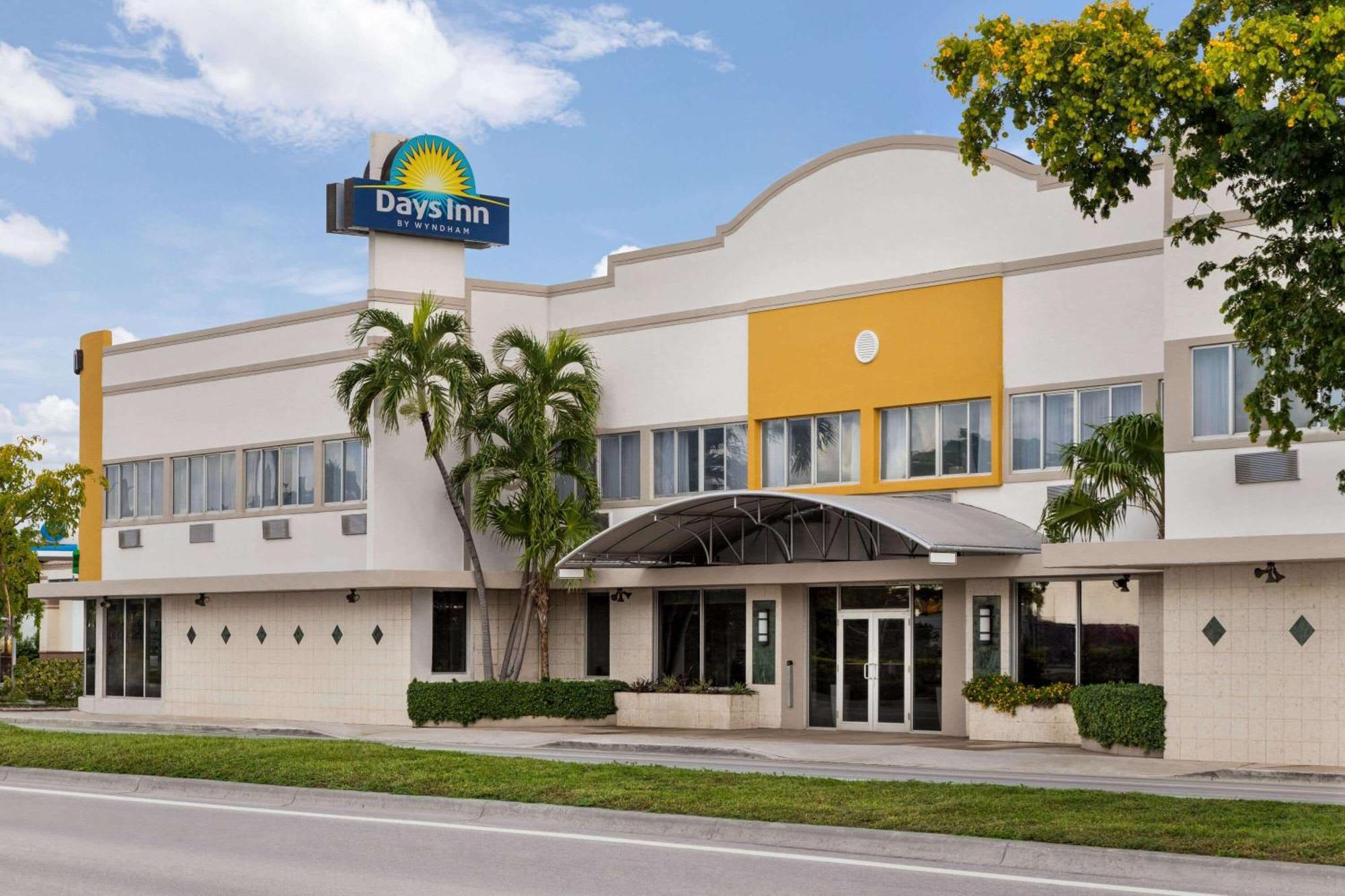 Days Inn By Wyndham Miami Airport North Miami Springs Bagian luar foto