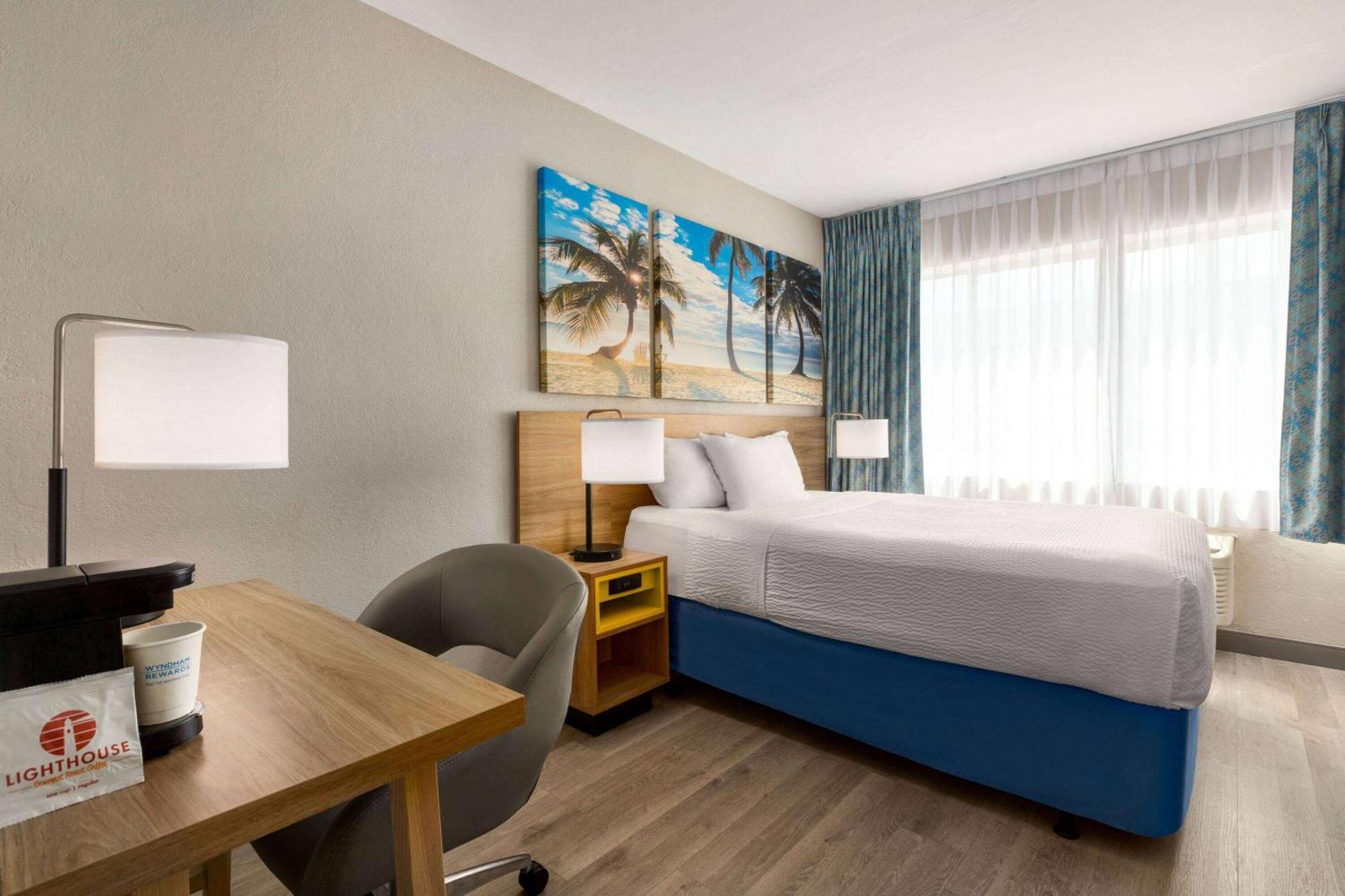 Days Inn By Wyndham Miami Airport North Miami Springs Bagian luar foto