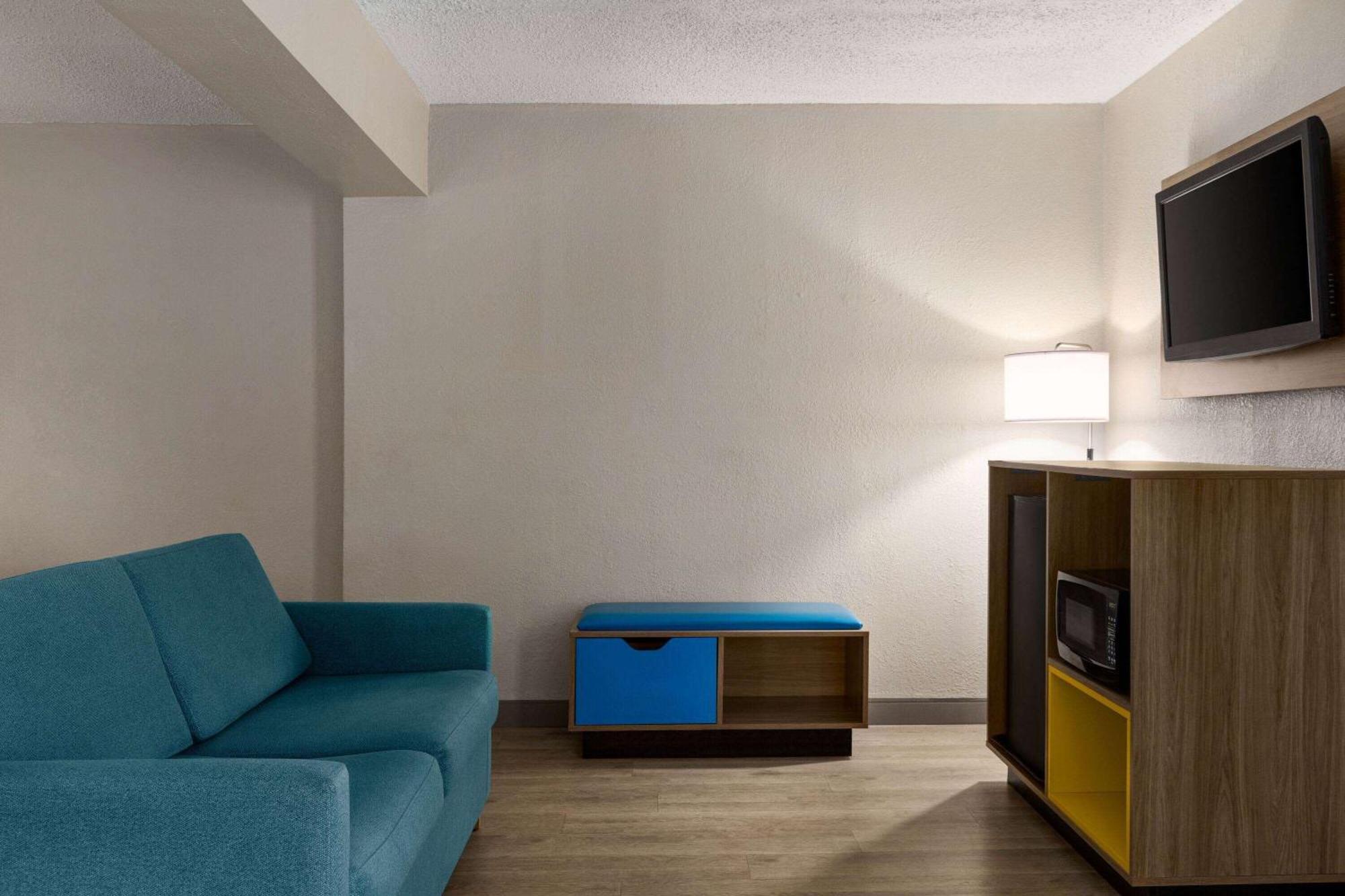Days Inn By Wyndham Miami Airport North Miami Springs Bagian luar foto