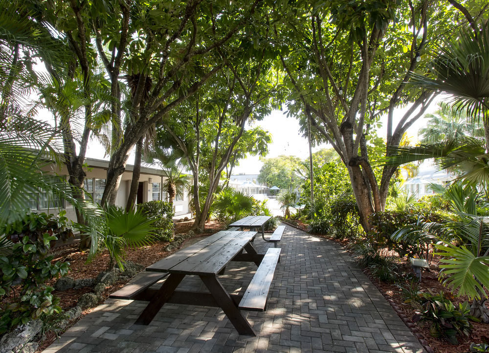 Days Inn By Wyndham Miami Airport North Miami Springs Bagian luar foto