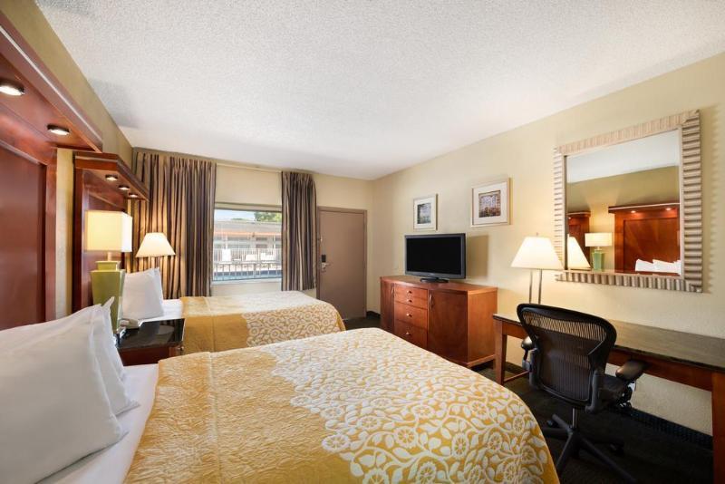 Days Inn By Wyndham Miami Airport North Miami Springs Bagian luar foto